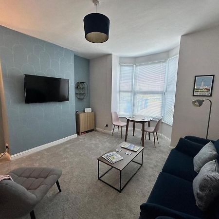 Marine View - Dog Friendly Apartment 500Ft From Beach Бринлингтон Экстерьер фото