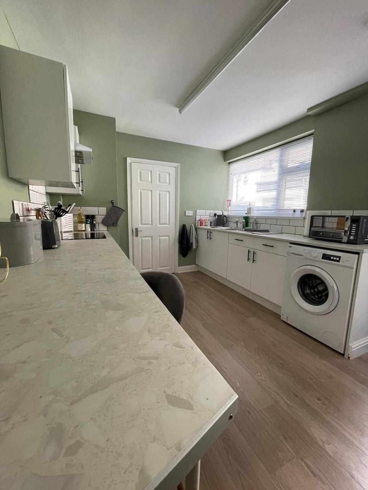 Marine View - Dog Friendly Apartment 500Ft From Beach Бринлингтон Экстерьер фото