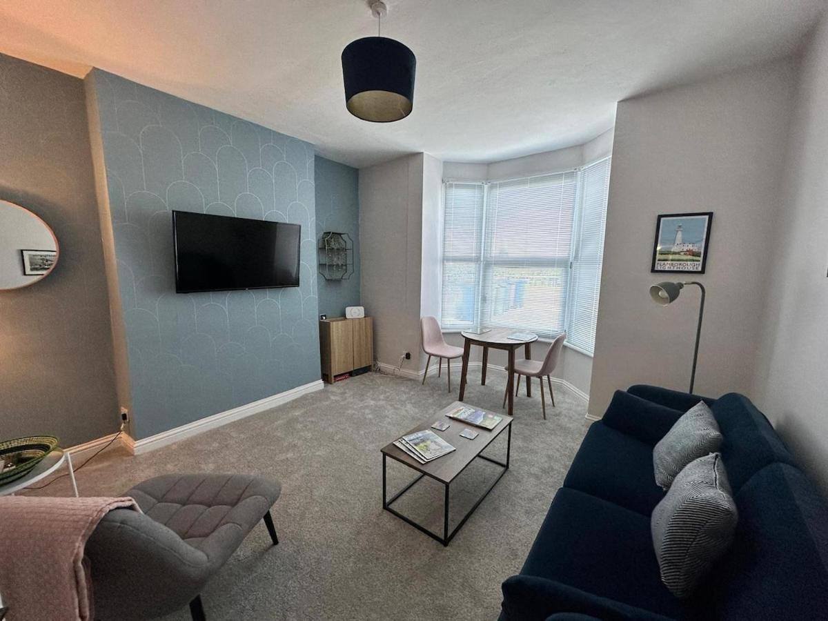 Marine View - Dog Friendly Apartment 500Ft From Beach Бринлингтон Экстерьер фото